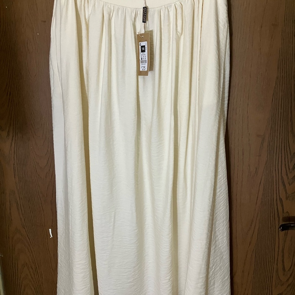 Gallery Cream Pleated A-Line Maxi Skirt